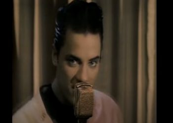 Nick Kamen nel video di Each Time You Break My Heart