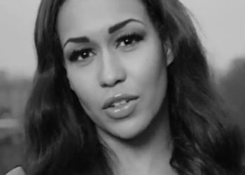 Rebecca Ferguson nel video di Nothing's Real But Love