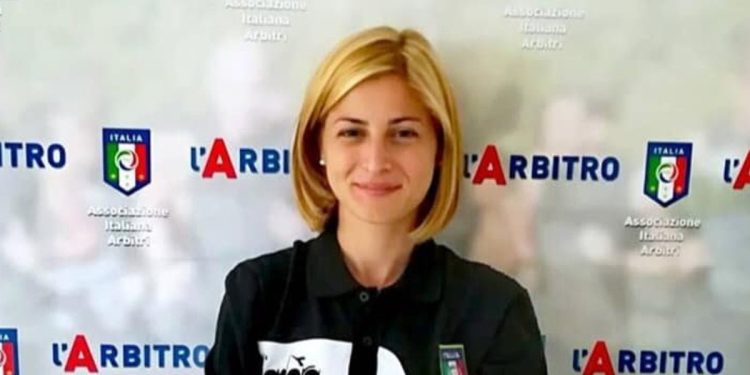 Martina Molinaro è l'arbitro ne La Partita-Una notte per Diego (facebook)