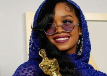 H.E.R. agli  Oscar 2021