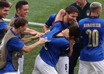 L'Italia esulta per il gol di Pessina (foto: Twitter RaiSport)