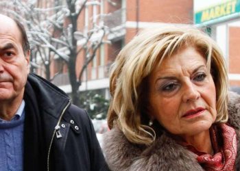 Spada - LaPresse
24 02 2013 Piacenza ( Italia )
Cronaca
Elezioni politiche 2013
Il momento del voto di Pier Luigi Bersani
nella foto : Pier Luigi Bersani la moglie Daniela e la figlia margheritaSpada- Lapresse
24-02-2013  Piacenza ( Italy )
Italy : Election 2013
Pier Luigi Bersani to vote
in the pict : Bersani and his wife Daniela and her daughter margherita