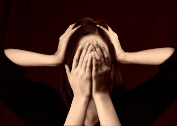 Emicrania, mal di testa (Pixabay)