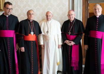 Papa con i vertici della Chiesa Usa