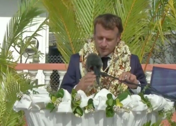 Emmanuel Macron in visita in Polinesia (Twitter)