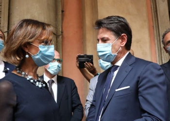 Marta Cartabia, Guardasigilli, e Giuseppe Conte a Bologna nell'anniversario della strage, 2 agosto 1980 (LaPresse)