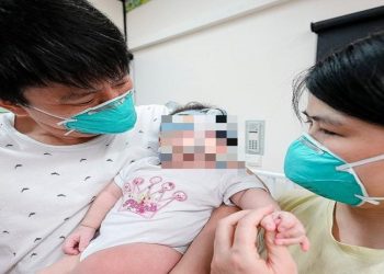 La foto della bimba di Singapore diffusa dai genitori