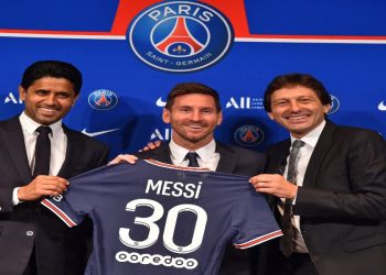 La presentazione di Leo Messi con la nuova maglia del Psg (twitter)