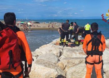 turista incastrata massi