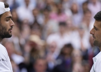 Matteo Berrettini e Novak Djokovic (Foto di LaPresse)