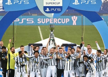 Finale Supercoppa a rischio - Juventus alla premiazione della Supercoppa Italiana 2020 (LaPresse)