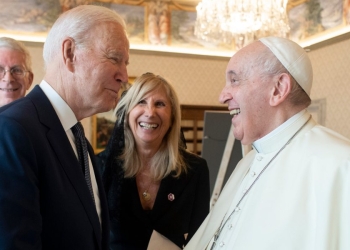 Biden da Papa Francesco