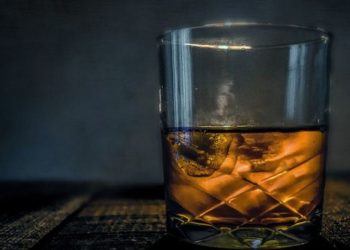 agente immobiliare narcotizza coppia