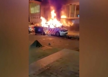 Proteste anti lockdown a Rotterdam (Foto: YouTube)