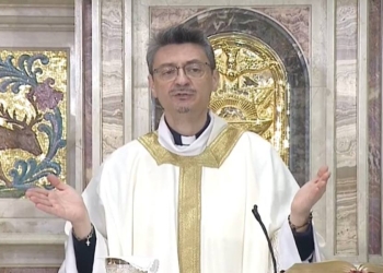 Padre Rosario Avino, Messa di Natale 2021 (Canale 5)