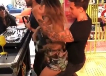 Alessandro Basciano si struscia su Soleil (GF Vip, 2021)