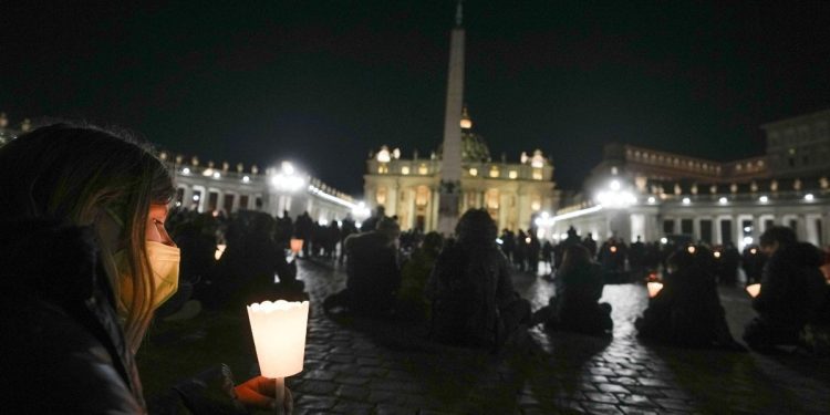 Fiaccolata per pace Ucraina