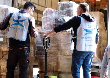 Convoglio umanitario di Progetto Arca (credit: Nicola Bertasi / Hans Lucas)