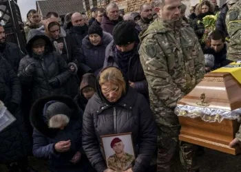 Funerale di un soldato ucraino (LaPresse)