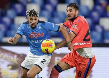 Atalanta, Palomino contrasta Malcuit (Foto LaPresse)