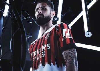 La quarta maglia del Milan 2021-2022 (screen da Twitter)