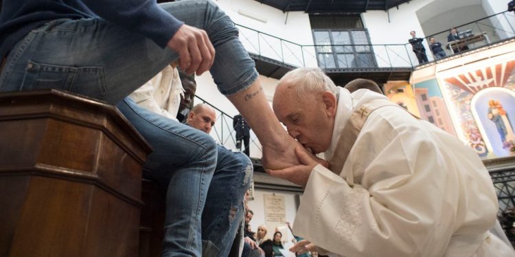 Papa Francesco, Lavanda dei Piedi