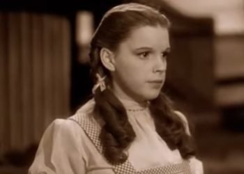 Judy Garland ne "Il mago di Oz" (screen: YouTube)