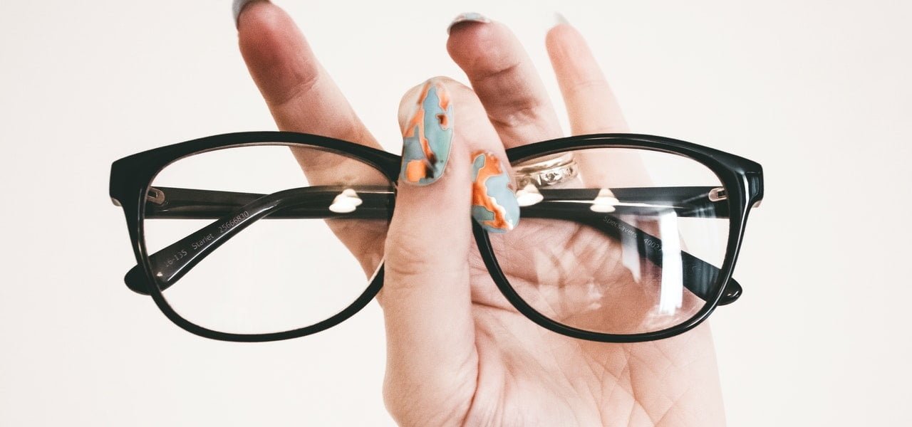 EssilorLuxottica lancia occhiali che migliorano l'udito/ Apparecchio