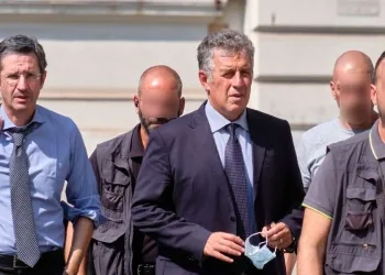 I magistrati e consiglieri del Csm Sebastiano Ardita (a sin.) e Nino Di Matteo (LaPresse)