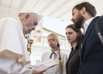 Papa incontra le moglie del battaglione Azov