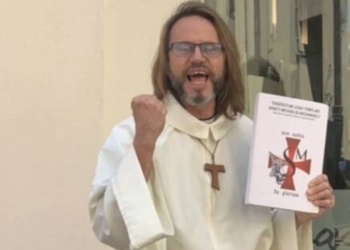 "Padre David", sedicente esorcista (Foto: da YouTube)