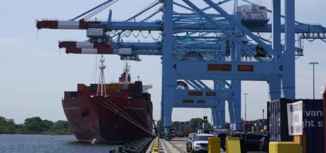 porto container nave commercio 2 lapresse1280 640x300