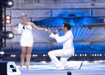 Mika e Baby K, proposta di matrimonio a Tim Summer hits