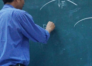 Insegnante (Foto da Unsplash)