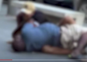 Un fermo immagine dell'omicidio di Alika Ogorchukwu (Foto da Youtube)