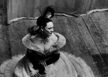 Renata Tebaldi (1922-2004) in scena (foto da RaiPlay)