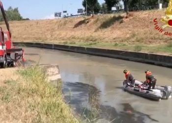 Cadavere fatto a pezzi trovato nell'Adigetto (Foto: TGR)
