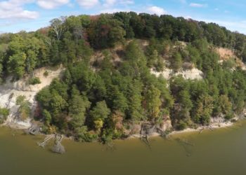 Le Fones Cliff, terra sacra della tribù indigena Rappahannock. (Youtube)