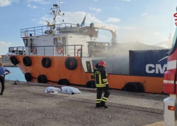 Crotone, esplode container