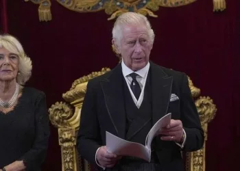 Re Carlo III con la consorte Camilla (LaPresse)