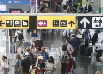 L'aeroporto di Fiumicino (Lapresse)