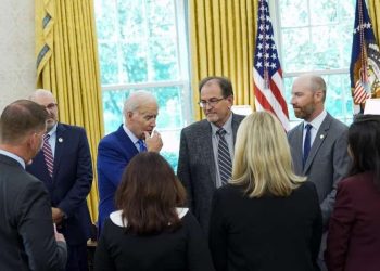 Biden in riunione alla Casa Bianca (LaPresse)