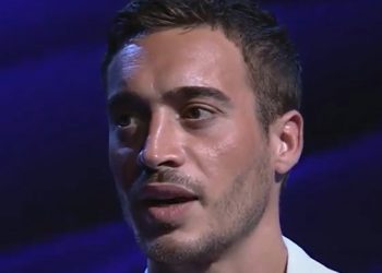 Antonino Spinalbese al Gf Vip dice di avere un problema