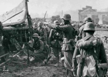 Truppe tedesche a Stalingrado nel 1942 (foto da Wikipedia)