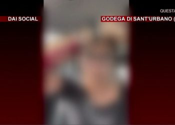 Protesta in autostrada: la donna 26enne con il braccio sanguinante (Rai 2, diretta Ore 14)