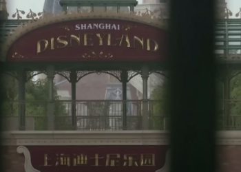 Disneyland Shanghai chiude per covid (Youtube)