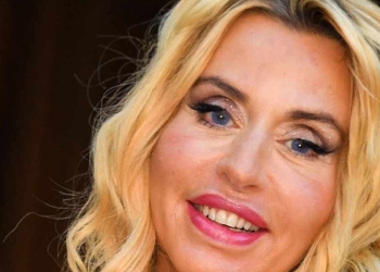 Valeria Marini
(Foto: web)