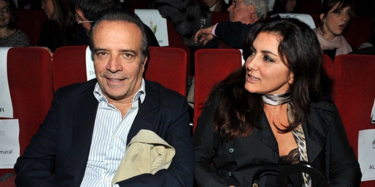 Enrico Montesano con la moglie Teresa Trisorio (Foto: 2010, LaPresse)