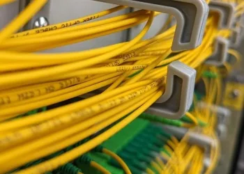 Cavi in fibra ottica (Pixabay)