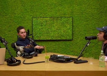 Fedez ed Emanuel Sotica durate il podcast Muschio Selvaggio (Youtube)